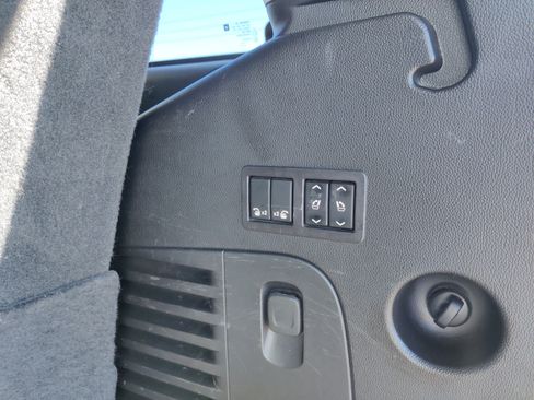 Used 2019 Cadillac Escalade Premium Luxury image 32