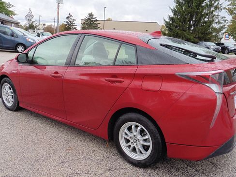 Used 2017 Toyota Prius Two image 2