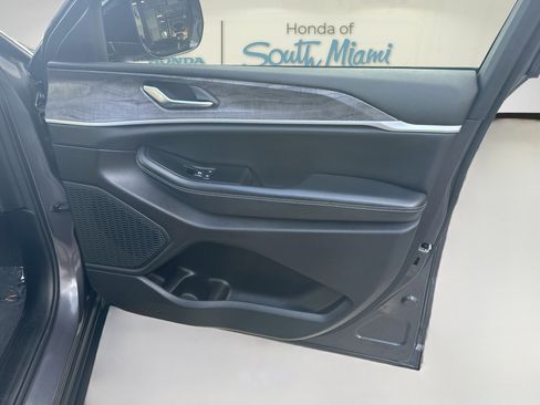 Used 2023 Jeep Grand Cherokee Limited RWD image 33