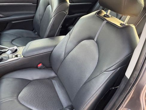 Used 2024 Toyota Camry XLE FWD image 32