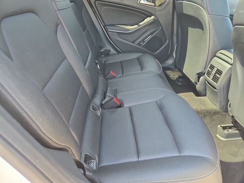 Used 2018 Mercedes-Benz GLA 250 image 26