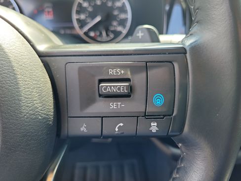 Certified 2024 Nissan Pathfinder SV w/ SV Premium Package FWD image 20