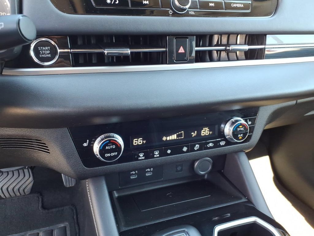 Used 2025 Mitsubishi Outlander SE AWD/4WD image 12