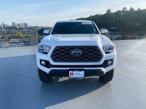 Certified 2023 Toyota Tacoma TRD Off-Road AWD/4WD image 5