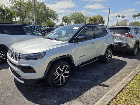 Used 2025 Jeep Compass Limited w/ Elite Group image 4