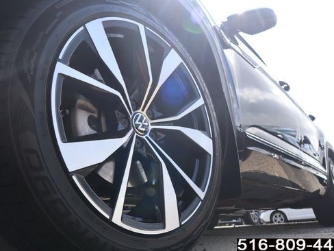 Used 2024 Volkswagen Atlas SEL Premium R-Line AWD/4WD image 10