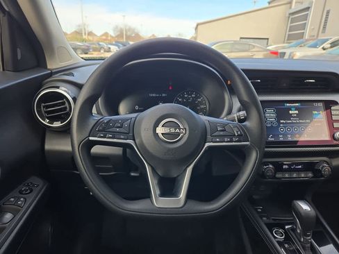 Used 2022 Nissan Kicks SV image 21