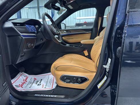 Used 2024 Jeep Grand Cherokee L Summit w/ Rear Seat Video Group I image 3