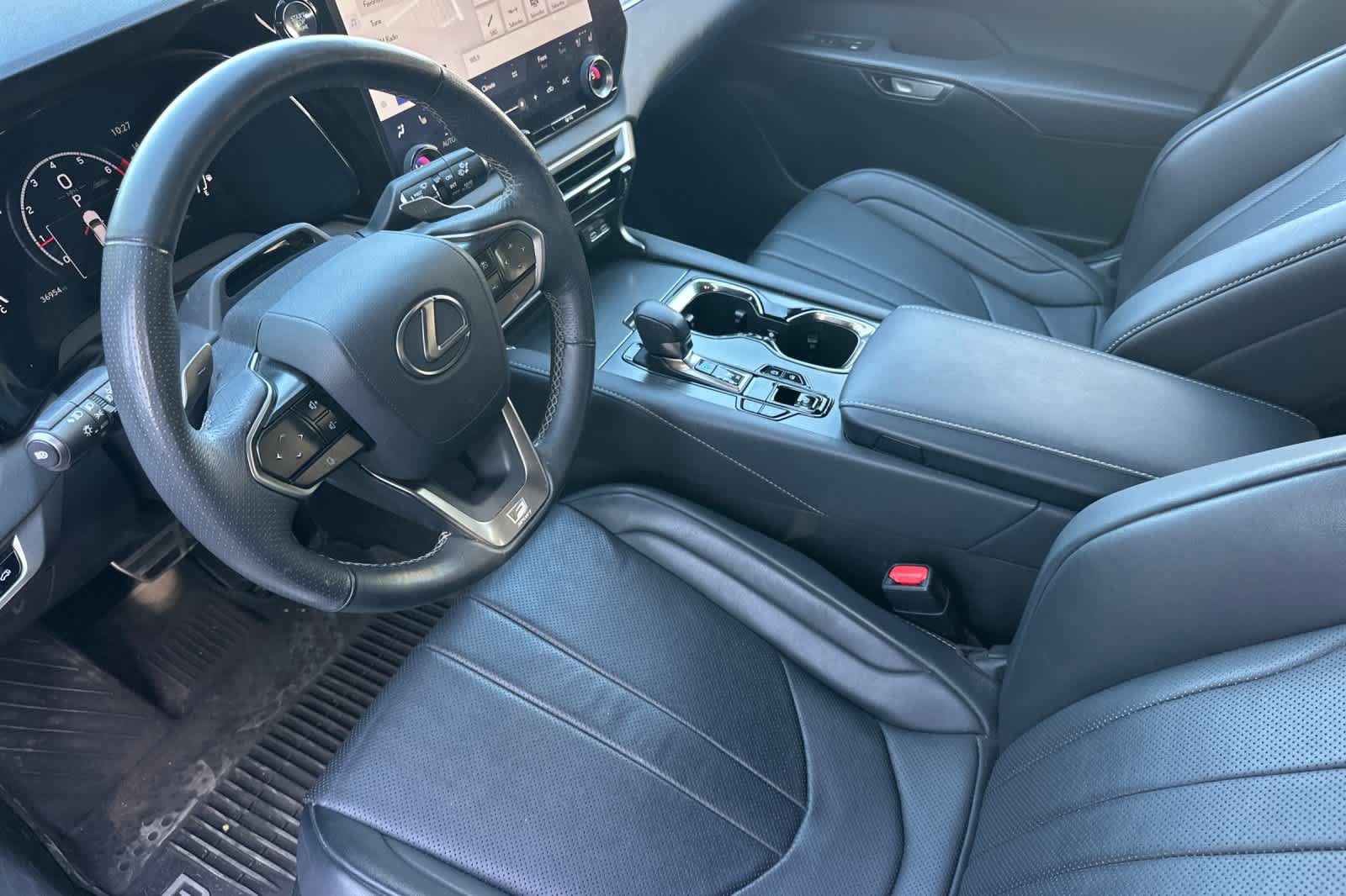 Used 2023 Lexus RX 350 F Sport AWD/4WD image 14