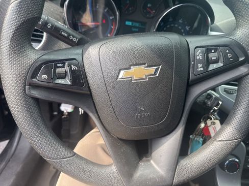 Used 2015 Chevrolet Cruze LT FWD image 17