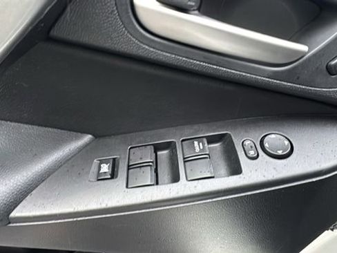 Used 2013 MAZDA MAZDA3 i Grand Touring FWD image 11