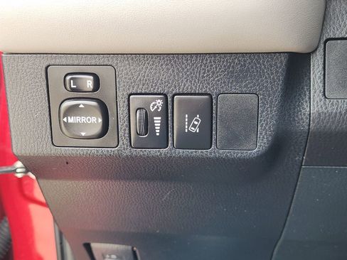 Used 2018 Toyota RAV4 XLE w/ Convenience Package image 21