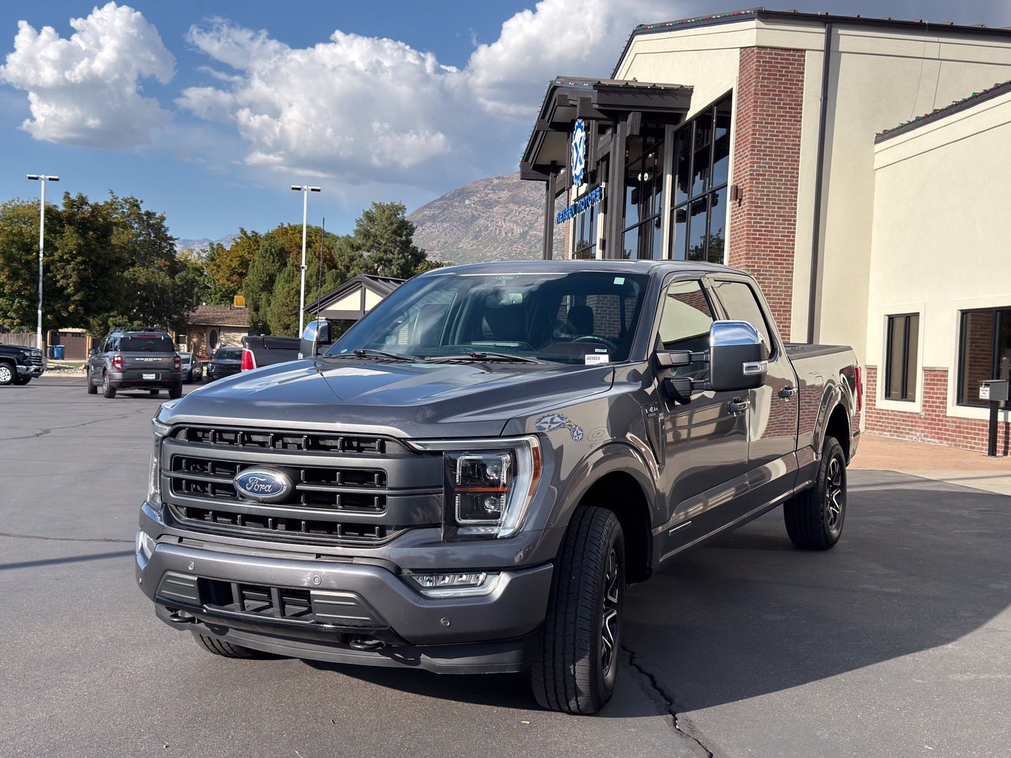Used 2022 Ford F150 Lariat w/ Equipment Group 502A High AWD/4WD image 4