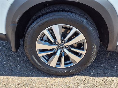 Certified 2024 Nissan Pathfinder SL image 10