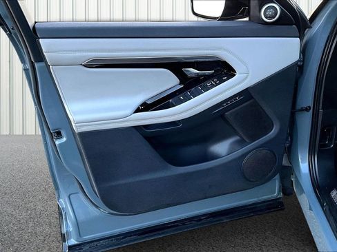 Used 2020 Land Rover Range Rover Evoque First Edition image 19