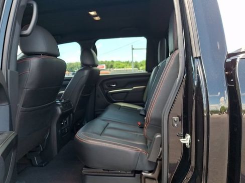 Used 2021 Nissan Titan PRO-4X w/ Pro-4x Convenience Package AWD/4WD image 13