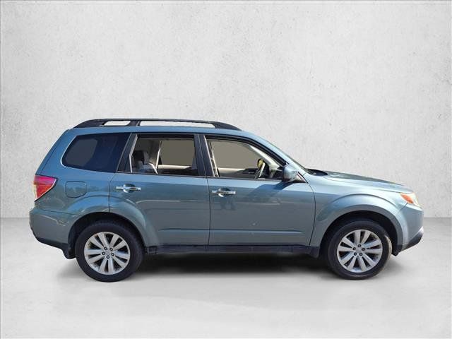 Used 2013 Subaru Forester 2.5X Limited AWD/4WD image 4