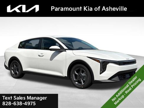 New 2026 Kia K4 FWD image 1