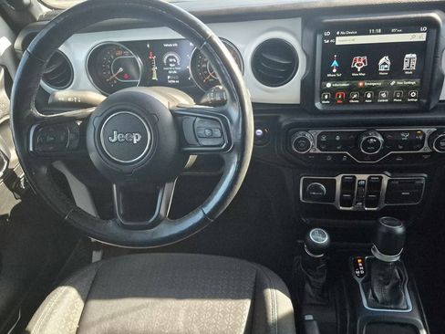 Used 2021 Jeep Wrangler Unlimited Islander image 19