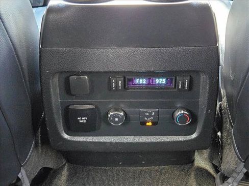Used 2017 Ford Expedition XLT w/ Equipment Group 202A RWD image 17