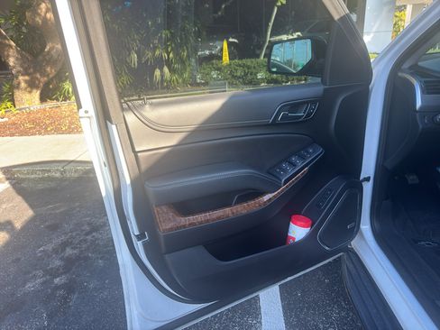 Used 2019 Chevrolet Tahoe Premier w/ RST Edition image 12