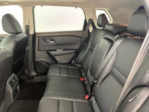 Used 2022 Nissan Rogue SV w/ SV Premium Package AWD/4WD image 18