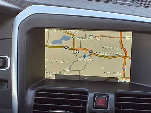 Used 2015 Volvo XC60 T5 w/ Climate Package image 15