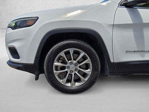 Used 2021 Jeep Cherokee Latitude Lux FWD image 19