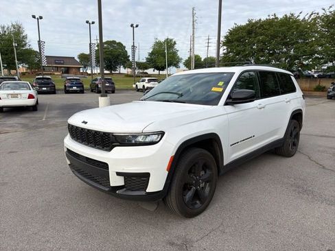 Used 2023 Jeep Grand Cherokee L Laredo RWD image 7