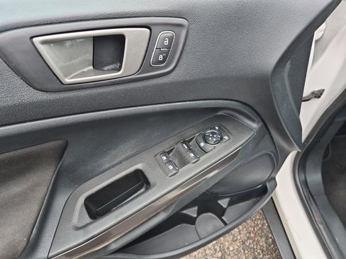 Certified 2021 Ford EcoSport SE image 9