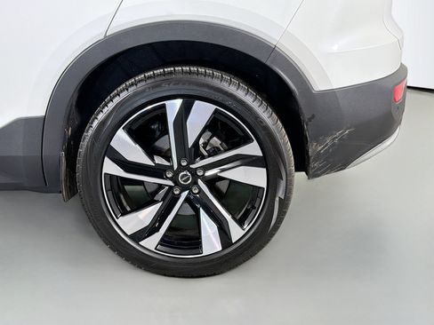 Certified 2023 Volvo XC40 B4 Core w/ Climate Package FWD image 28