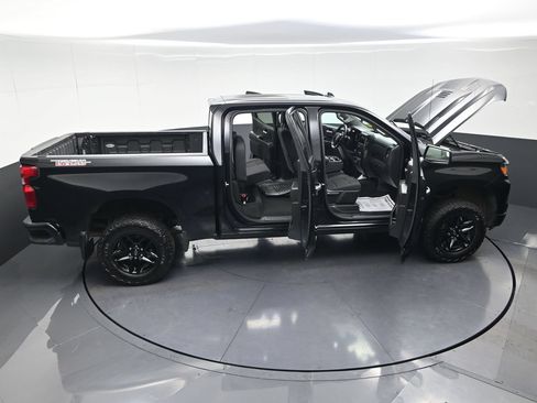 Used 2025 Chevrolet Silverado 1500 Custom Trail Boss AWD/4WD image 14