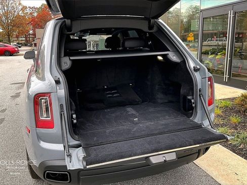 Used 2024 Rolls-Royce Cullinan Black Badge image 34