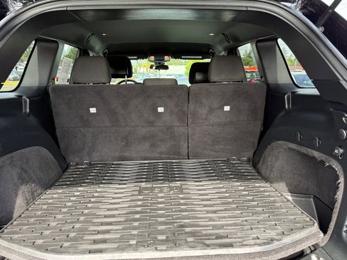 Used 2018 Jeep Grand Cherokee Laredo image 8