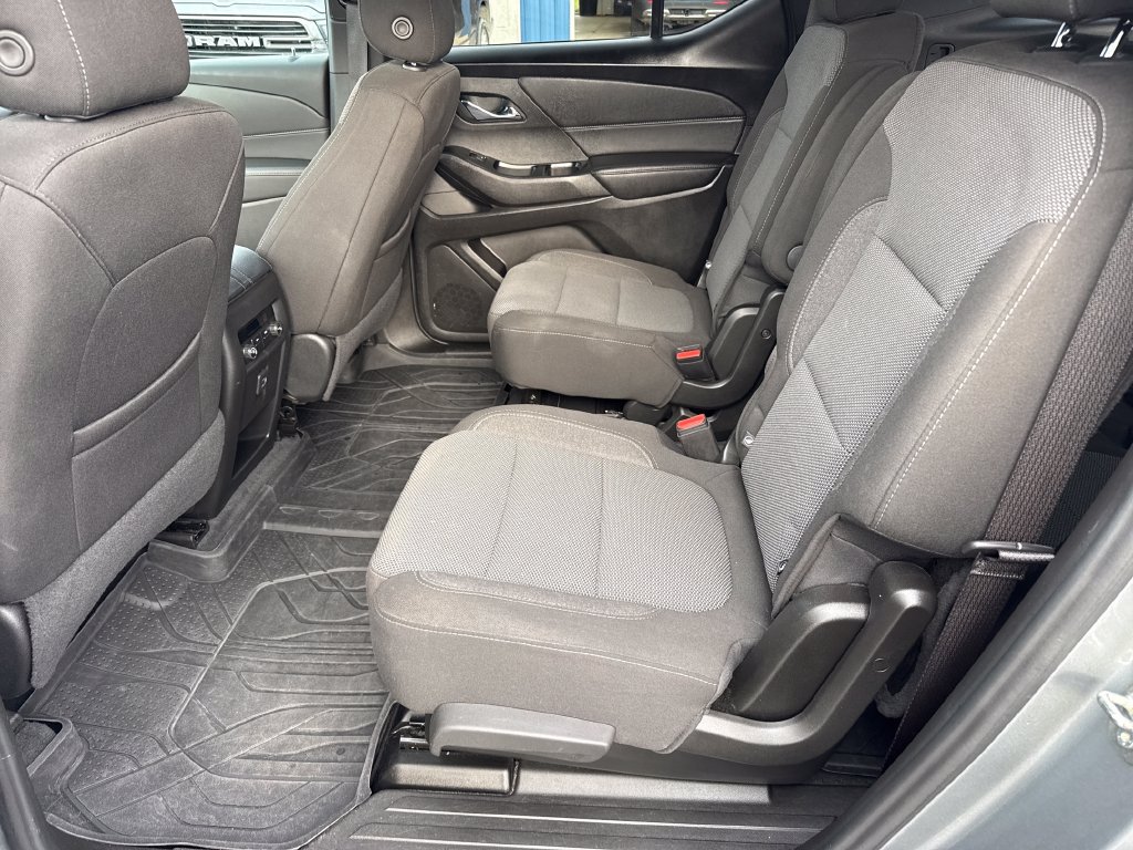 Used 2023 Chevrolet Traverse LT AWD/4WD image 25