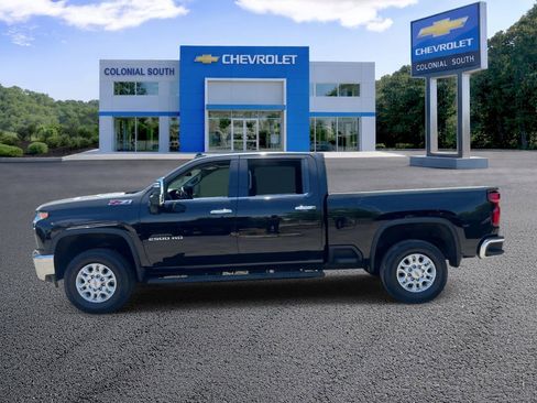 Certified 2022 Chevrolet Silverado 2500 LTZ w/ LTZ Plus Package AWD/4WD image 3