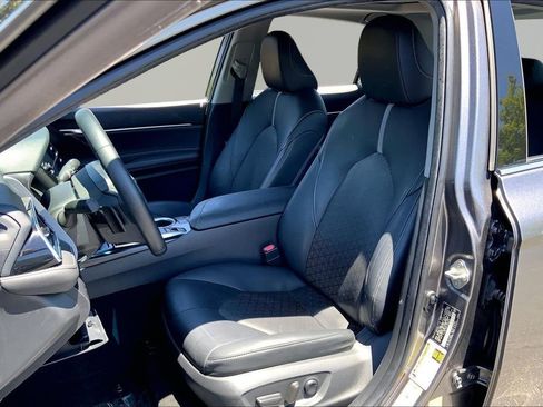 Used 2018 Toyota Camry XSE w/ Driver Assist Package FWD image 15