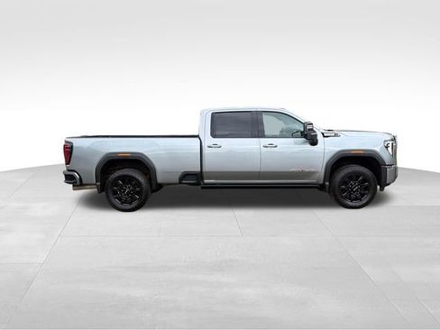 Used 2024 GMC Sierra 2500 AT4 w/ AT4 Premium Plus Package AWD/4WD image 2