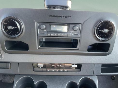 Used 2025 Mercedes-Benz Sprinter 2500 image 6