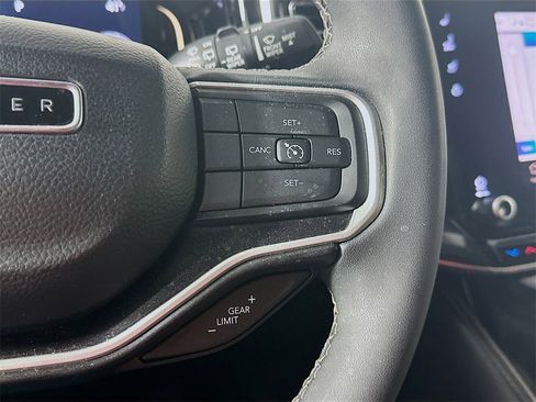 Used 2023 Jeep Wagoneer 2WD image 25