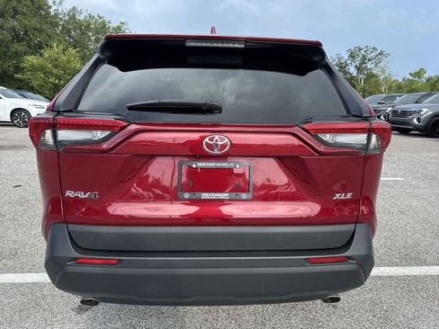 Used 2025 Toyota RAV4 XLE w/ Convenience Package FWD image 5