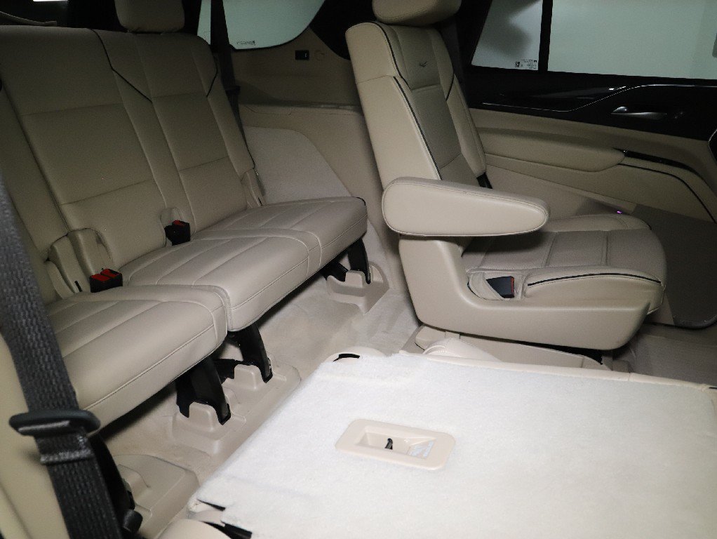 Used 2023 Cadillac Escalade Premium Luxury AWD/4WD image 39