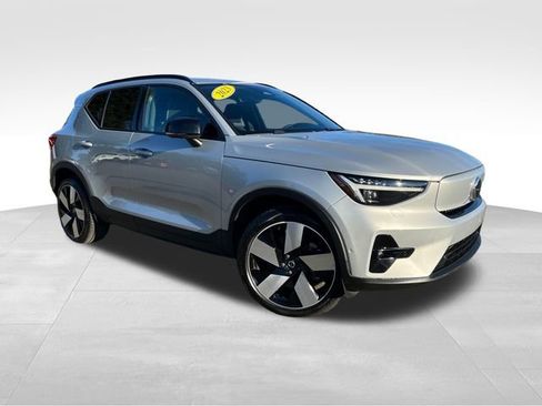Used 2023 Volvo XC40 Recharge Ultimate image 1