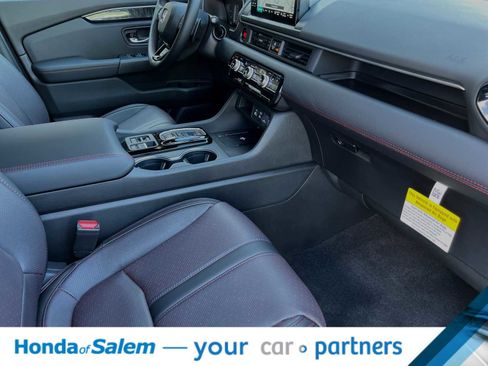 New 2025 Honda Pilot Black Edition image 17