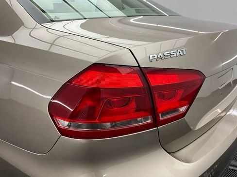 Used 2015 Volkswagen Passat 1.8T SE FWD image 25