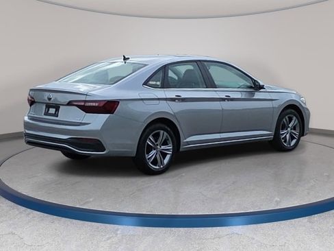 Used 2023 Volkswagen Jetta SE w/ Panoramic Sunroof Package FWD image 5