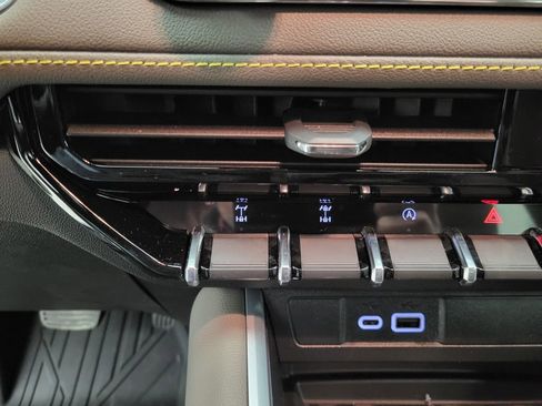 New 2026 Chevrolet Colorado ZR2 w/ Technology Package image 10