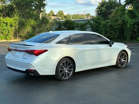 Used 2019 Toyota Avalon Touring FWD image 6
