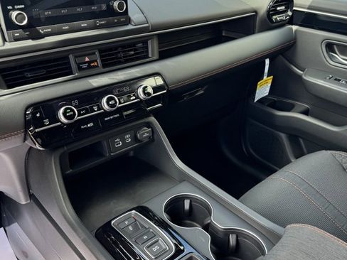 New 2025 Honda Pilot Sport image 21
