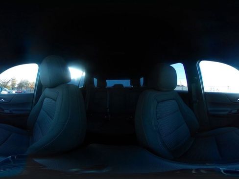 Used 2025 Chevrolet Equinox LT image 41